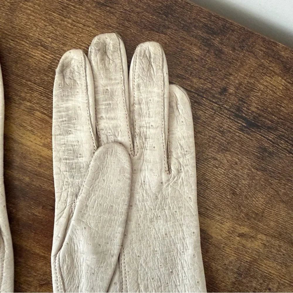 Vintage Women’s Cream Leather Gloves – 7.5” Wrist Length, Size 6.5
